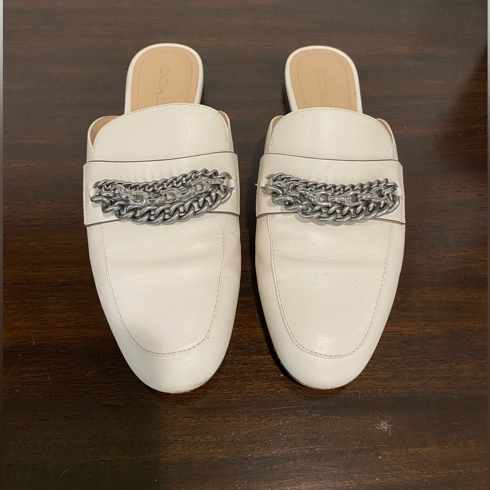COACH Mule in cream white with chain detailing